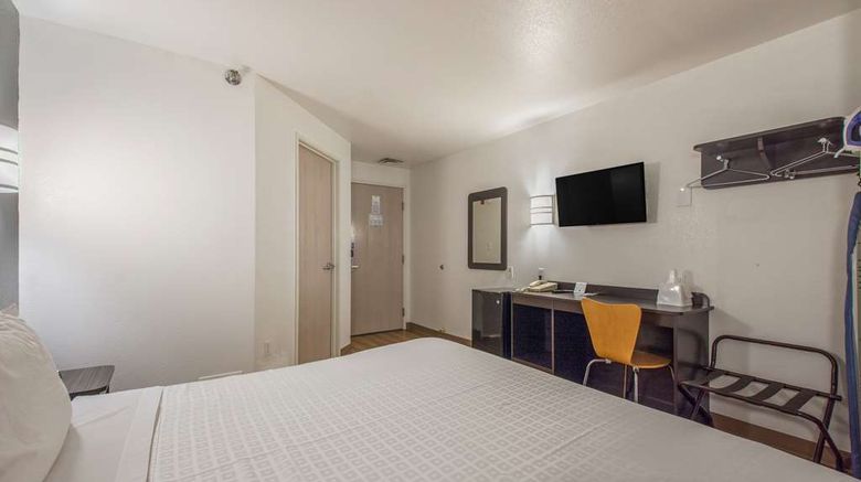 <b>Americas Best Value Inn Knoxville East Room</b>. Images powered by <a href="https://iceportal.shijigroup.com/" title="IcePortal" target="_blank">IcePortal</a>.
