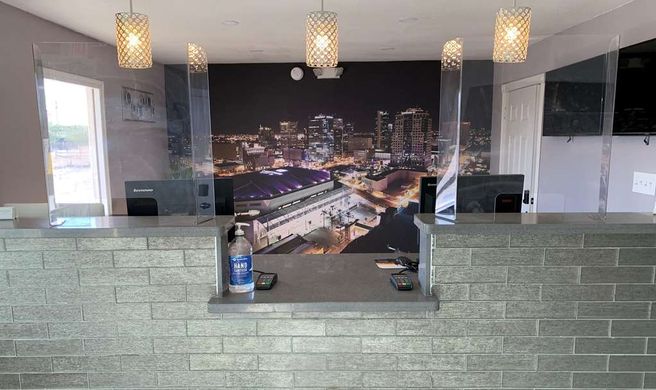 Super 8 by Wyndham Phoenix West Lobby