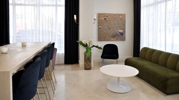 Hotel Dello Fort Lauderdale Apt-Tapestry Lobby