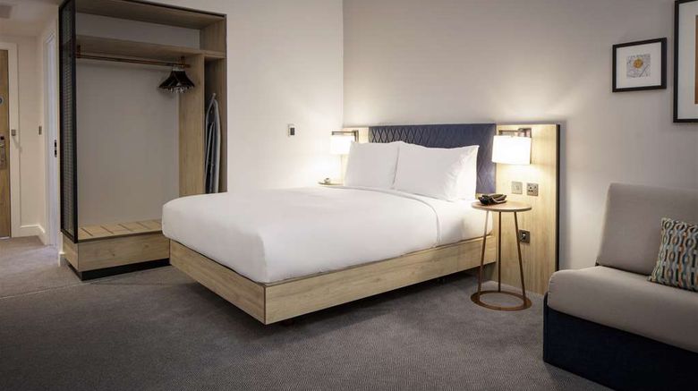 <b>Hilton Garden Inn Stoke on Trent Room</b>. Images powered by <a href="https://iceportal.shijigroup.com/" title="IcePortal" target="_blank">IcePortal</a>.