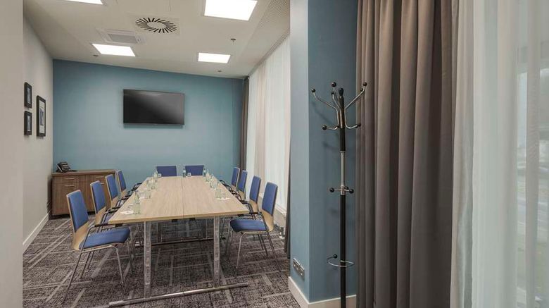 <b>Hampton by Hilton Stuttgart City Centre Meeting</b>. Images powered by <a href="https://iceportal.shijigroup.com/" title="IcePortal" target="_blank">IcePortal</a>.