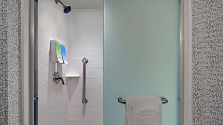 Home2 Suites by Hilton Largo Room