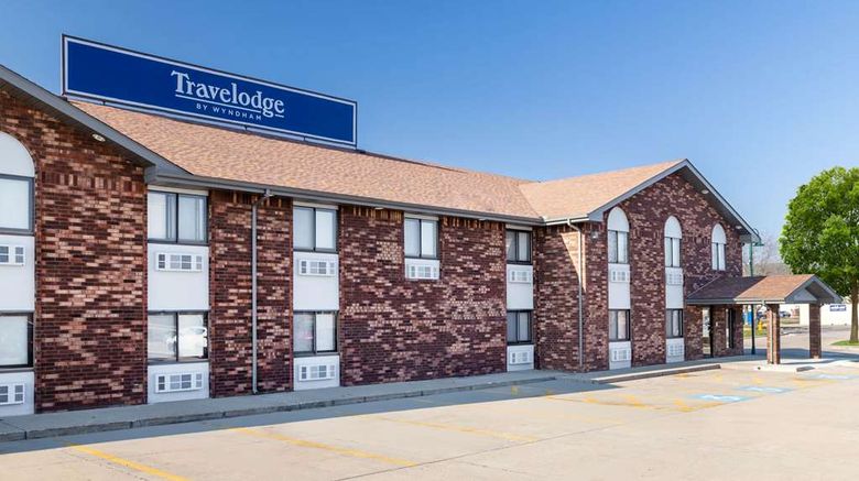 <b>Travelodge by Wyndham Elkhart Exterior</b>. Images powered by <a href="https://iceportal.shijigroup.com/" title="IcePortal" target="_blank">IcePortal</a>.