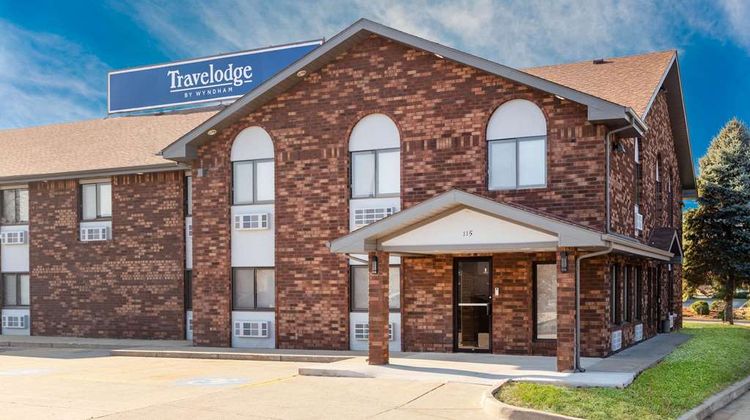 Travelodge by Wyndham Elkhart Exterior