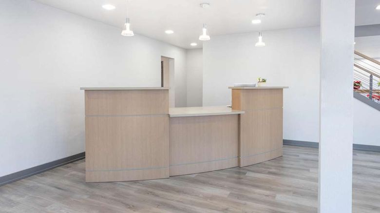 <b>Travelodge by Wyndham Elkhart Lobby</b>. Images powered by <a href="https://iceportal.shijigroup.com/" title="IcePortal" target="_blank">IcePortal</a>.