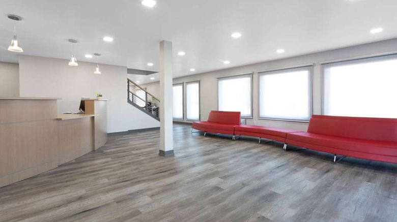<b>Travelodge by Wyndham Elkhart Lobby</b>. Images powered by <a href="https://iceportal.shijigroup.com/" title="IcePortal" target="_blank">IcePortal</a>.