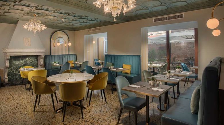 <b>NH Venezia Santa Lucia Restaurant</b>. Images powered by <a href="https://iceportal.shijigroup.com/" title="IcePortal" target="_blank">IcePortal</a>.