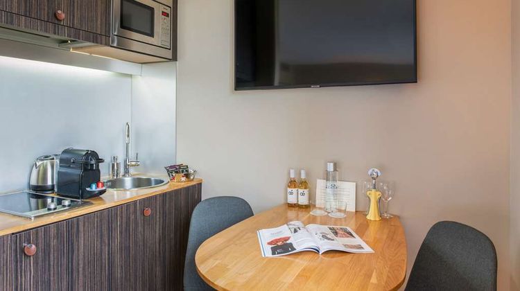 Suites & Hotel Helzear Champs Elysees Room