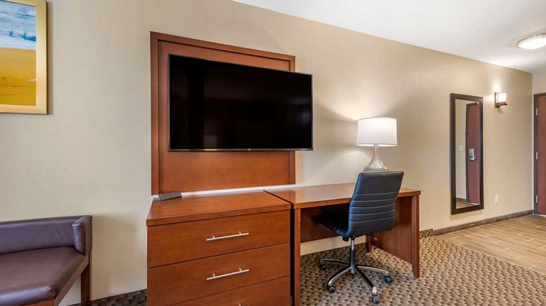 <b>Comfort Suites Broomfield Suite</b>. Images powered by <a href="https://iceportal.shijigroup.com/" title="IcePortal" target="_blank">IcePortal</a>.