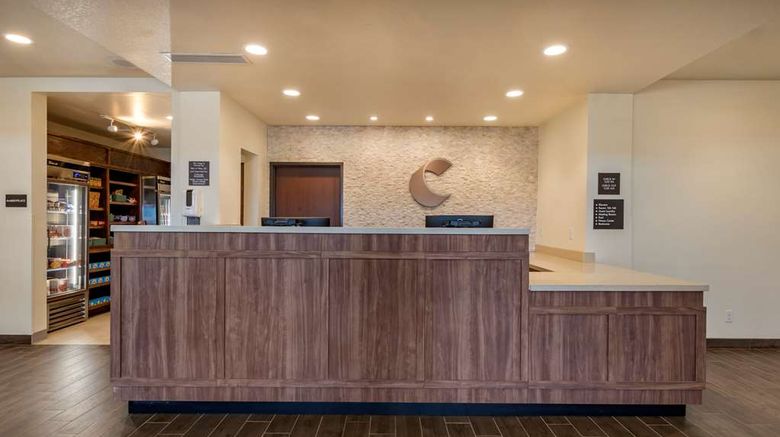 <b>Comfort Suites Broomfield Lobby</b>. Images powered by <a href="https://iceportal.shijigroup.com/" title="IcePortal" target="_blank">IcePortal</a>.