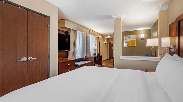 <b>Comfort Suites Broomfield Suite</b>. Images powered by <a href="https://iceportal.shijigroup.com/" title="IcePortal" target="_blank">IcePortal</a>.