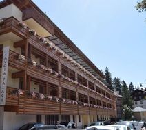 Radisson Residences Savoia Palace Exterior