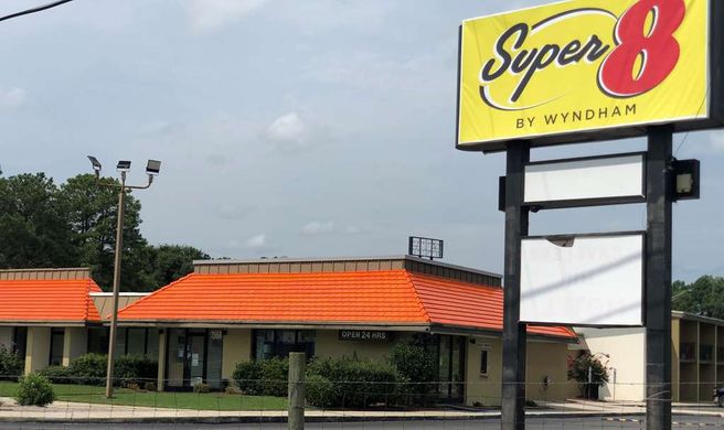Super 8 by Wyndham Battleboro Rocky Moun Exterior