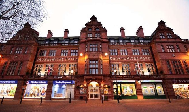 Crown & Mitre Hotel Exterior