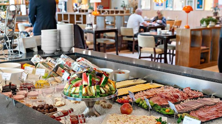 <b>Landvetter Airport Hotel BW Premier Coll Restaurant</b>. Images powered by <a href="https://iceportal.shijigroup.com/" title="IcePortal" target="_blank">IcePortal</a>.