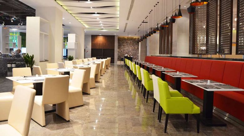 <b>Wyndham Garden Lingshui Restaurant</b>. Images powered by <a href="https://iceportal.shijigroup.com/" title="IcePortal" target="_blank">IcePortal</a>.