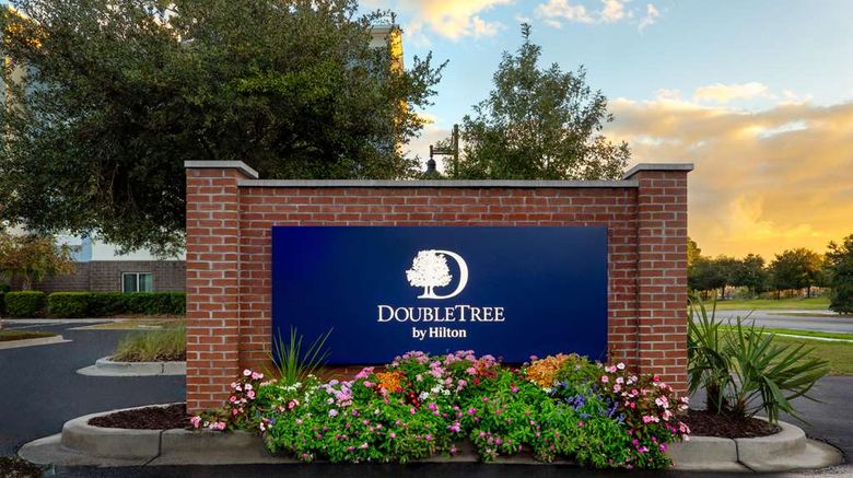 <b>DoubleTree by Hilton Charleston Exterior</b>. Images powered by <a href="https://iceportal.shijigroup.com/" title="IcePortal" target="_blank">IcePortal</a>.