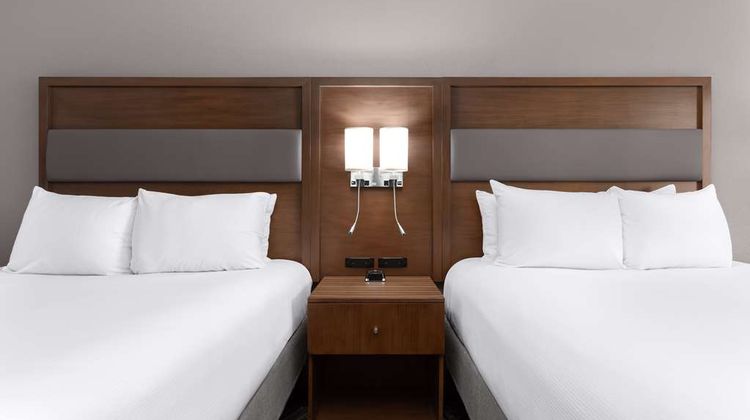 DoubleTree by Hilton Charleston Room
