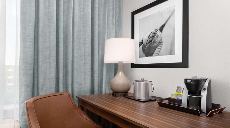 DoubleTree by Hilton Charleston Room