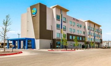 Tru by Hilton Midland