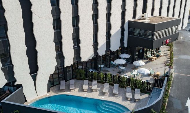Ibis Lunel Petite Camargue Exterior