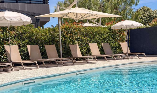 Ibis Lunel Petite Camargue Exterior