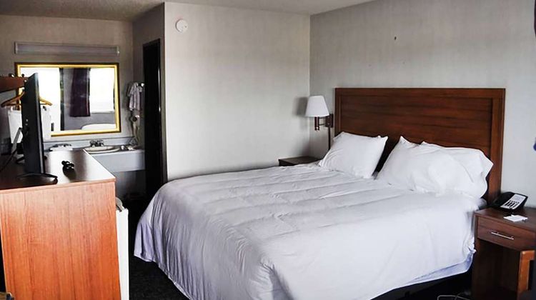 Super 8 by Wyndham Petoskey Room
