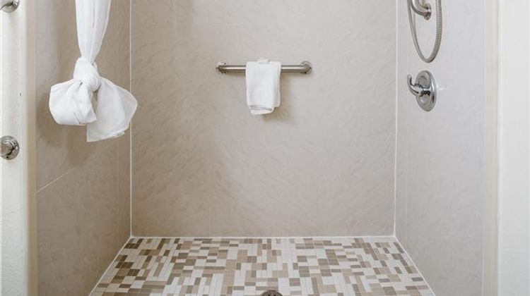 Americas Best Value Inn & Suites Room