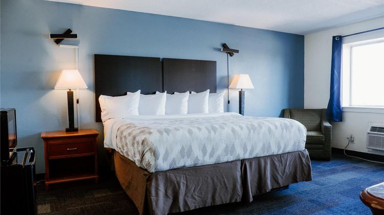 Americas Best Value Inn & Suites Room