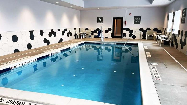 <b>La Quinta Inn & Sts by Wyndham Littleton Pool</b>. Images powered by <a href="https://iceportal.shijigroup.com/" title="IcePortal" target="_blank">IcePortal</a>.