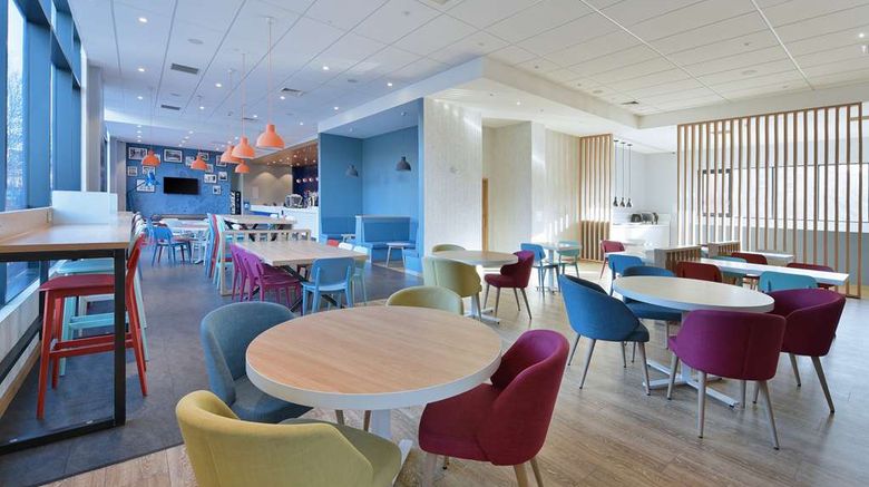 <b>Travelodge Plus London Manor House Restaurant</b>. Images powered by <a href="https://iceportal.shijigroup.com/" title="IcePortal" target="_blank">IcePortal</a>.