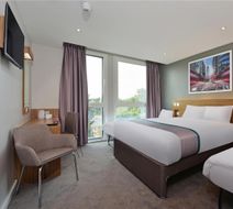 Travelodge Plus London Manor House Room