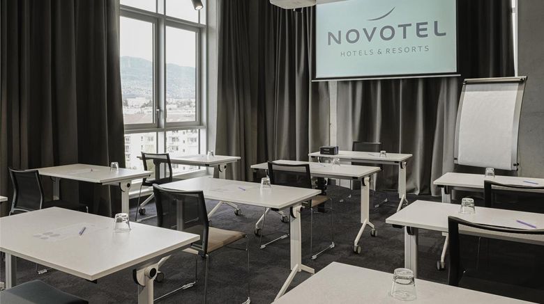 <b>Novotel Annemasse Centre Porte Geneve Meeting</b>. Images powered by <a href="https://iceportal.shijigroup.com/" title="IcePortal" target="_blank">IcePortal</a>.