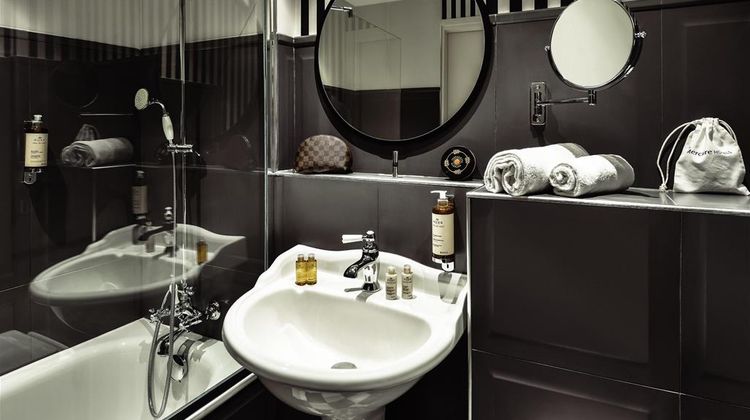 Mercure Gare de Lyon Opera Bastille Room