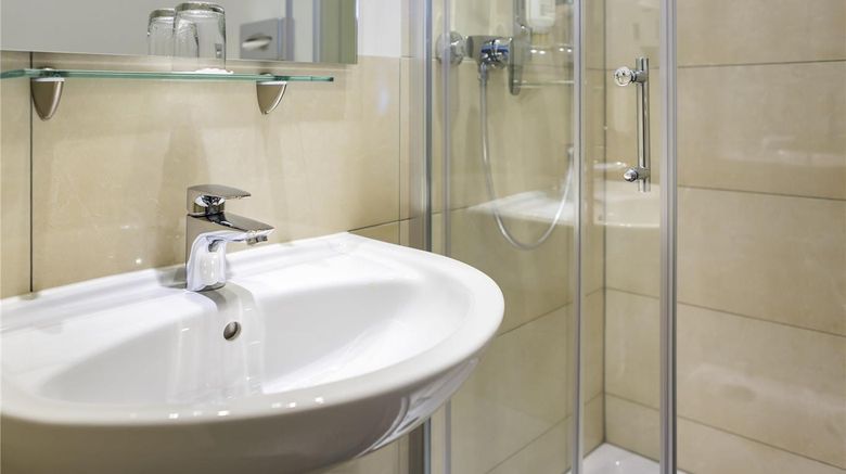 <b>Mercure Mainz City Center Room</b>. Images powered by <a href="https://iceportal.shijigroup.com/" title="IcePortal" target="_blank">IcePortal</a>.