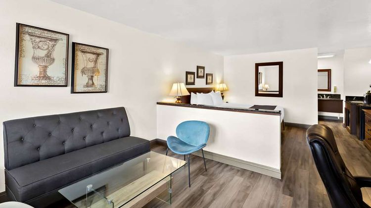 SureStay Plus Hotel by Best Western Room