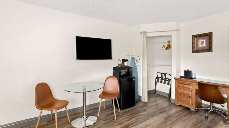 SureStay Plus Hotel by Best Western Room
