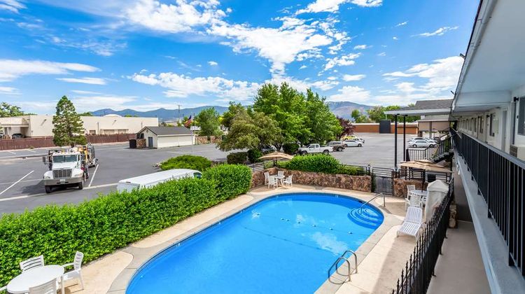 SureStay Plus Hotel by Best Western Pool