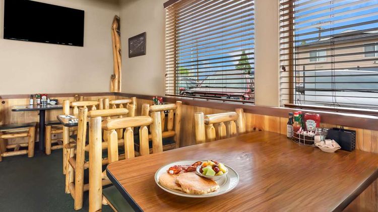 SureStay Plus Hotel by Best Western Restaurant