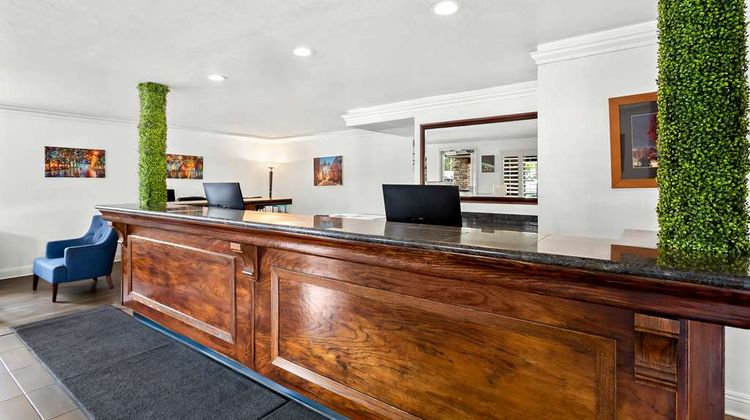 SureStay Plus Hotel by Best Western Lobby