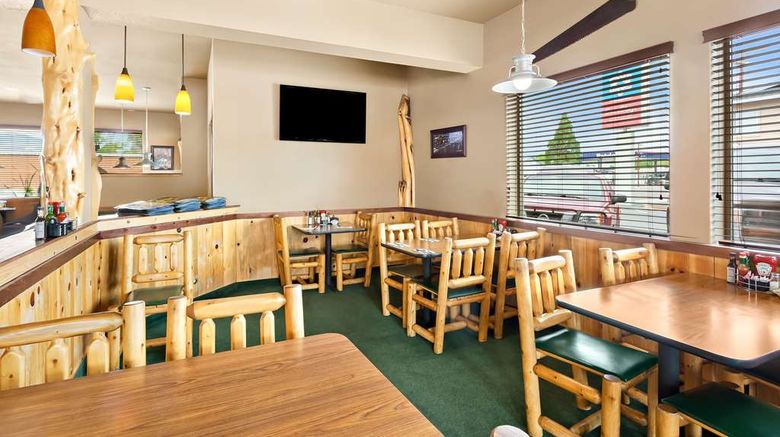 <b>SureStay Plus Hotel by Best Western Restaurant</b>. Images powered by <a href="https://iceportal.shijigroup.com/" title="IcePortal" target="_blank">IcePortal</a>.