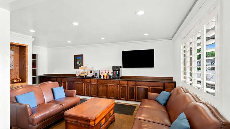SureStay Plus Hotel by Best Western Restaurant
