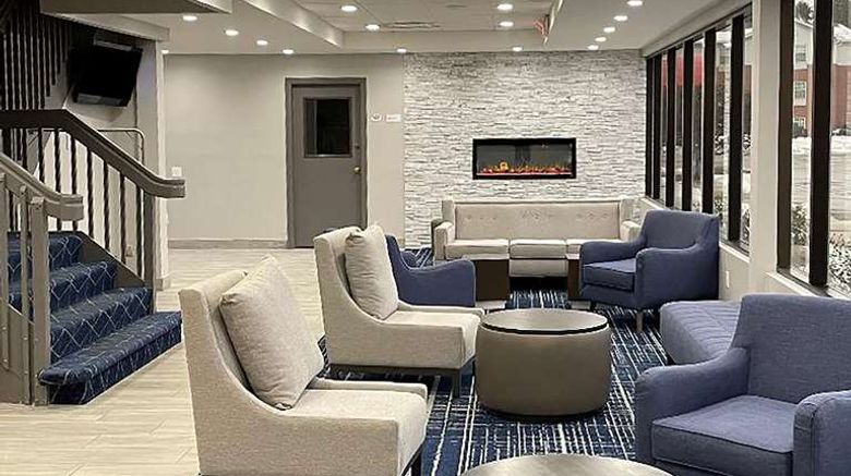 Quality Inn Roseville Lobby. Images powered by <a href="https://iceportal.shijigroup.com" target="_blank" rel="noopener">Ice Portal</a>.