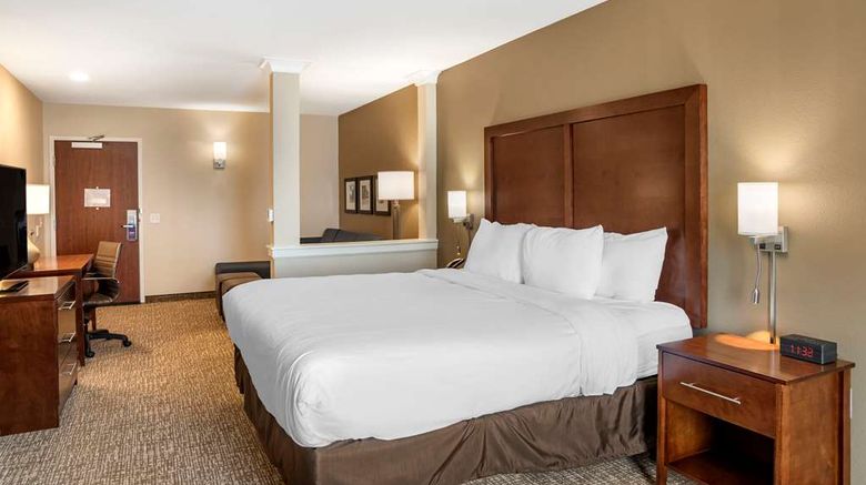 <b>Comfort Inn and Suites Harrisonburg Suite</b>. Images powered by <a href="https://iceportal.shijigroup.com/" title="IcePortal" target="_blank">IcePortal</a>.