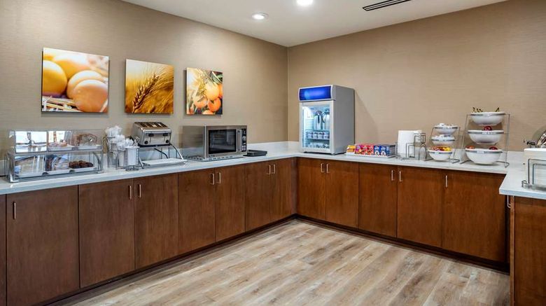 <b>Comfort Inn and Suites Harrisonburg Restaurant</b>. Images powered by <a href="https://iceportal.shijigroup.com/" title="IcePortal" target="_blank">IcePortal</a>.