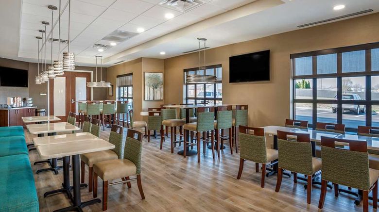 <b>Comfort Inn and Suites Harrisonburg Restaurant</b>. Images powered by <a href="https://iceportal.shijigroup.com/" title="IcePortal" target="_blank">IcePortal</a>.
