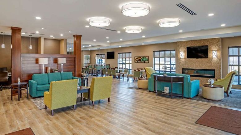 <b>Comfort Inn and Suites Harrisonburg Lobby</b>. Images powered by <a href="https://iceportal.shijigroup.com/" title="IcePortal" target="_blank">IcePortal</a>.