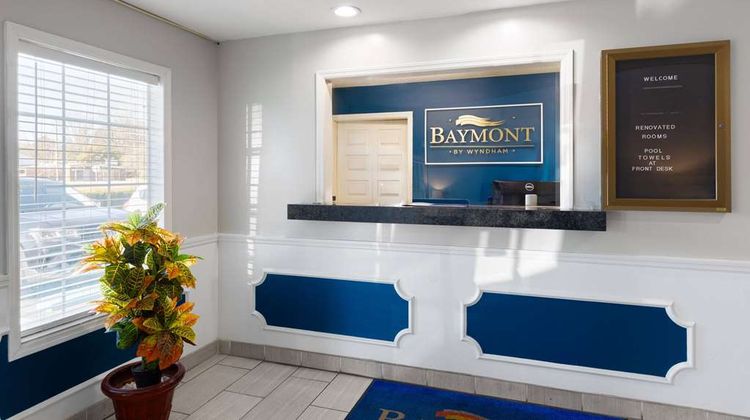 Baymont by Wyndham Selma Lobby