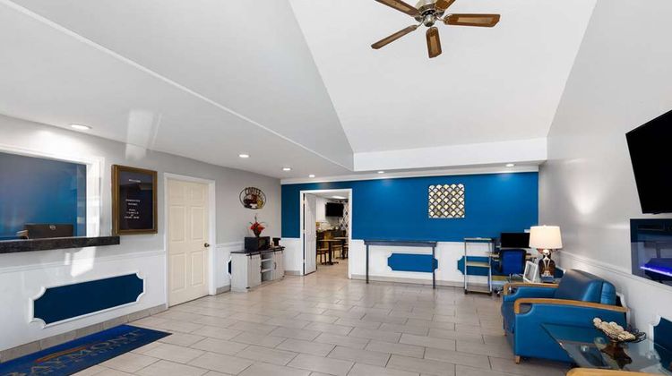 Baymont by Wyndham Selma Lobby