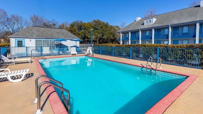 <b>Baymont by Wyndham Selma Pool</b>. Images powered by <a href="https://iceportal.shijigroup.com/" title="IcePortal" target="_blank">IcePortal</a>.